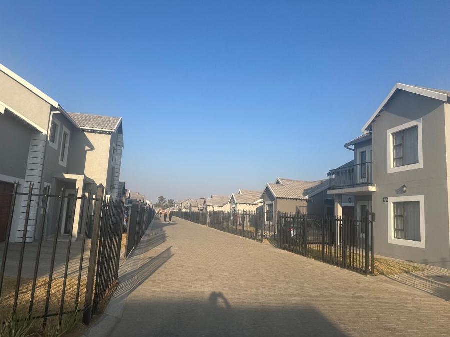 4 Bedroom Property for Sale in Bloemspruit Free State